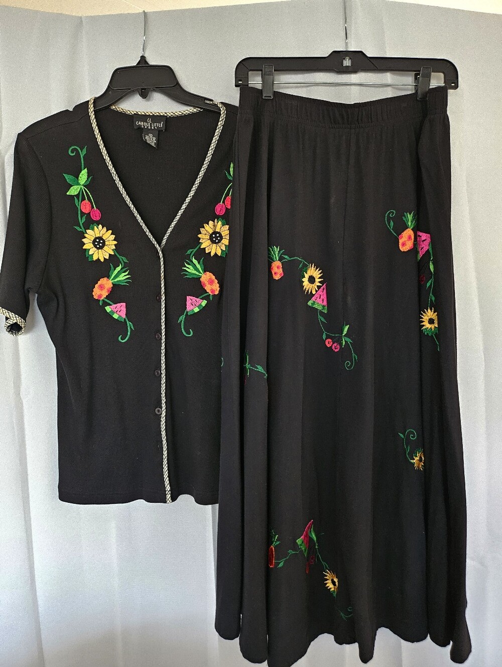 Carole Little Sport 2 Pc Sweater & Skirt Set Embroidered Flowers & Fruit Sz XL
